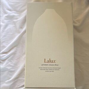 White Ultrasonic Diffuser BRAND NEW